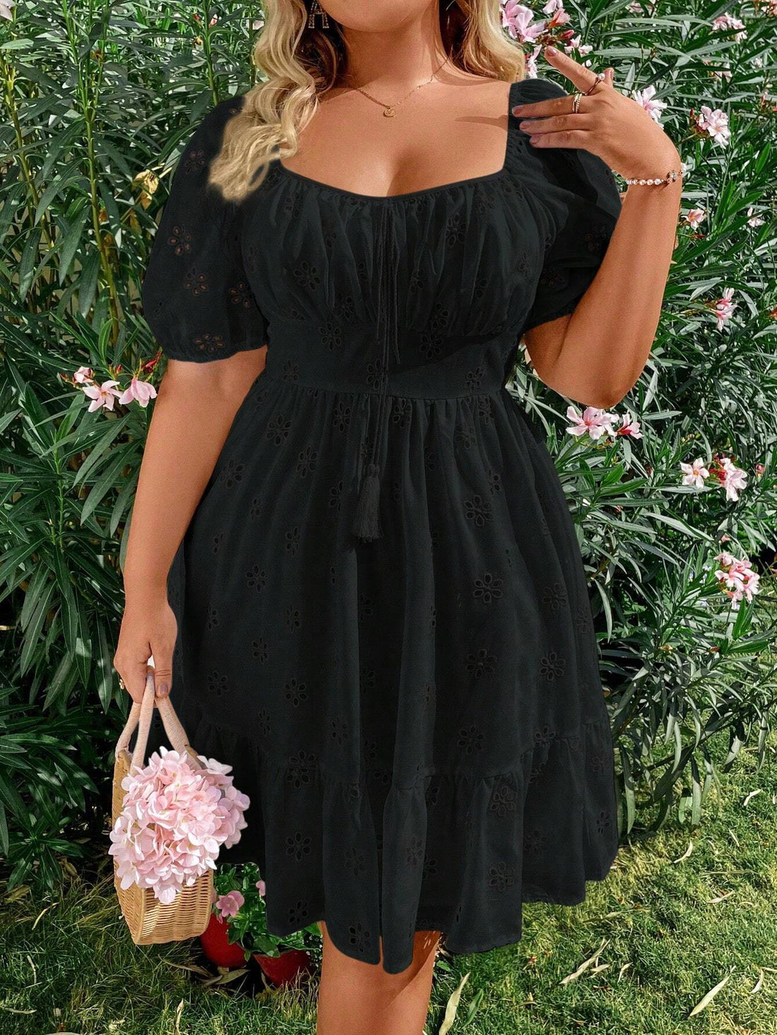 WYWH plus Size Elegant Pleated Chest Cutout Embroidered Dress