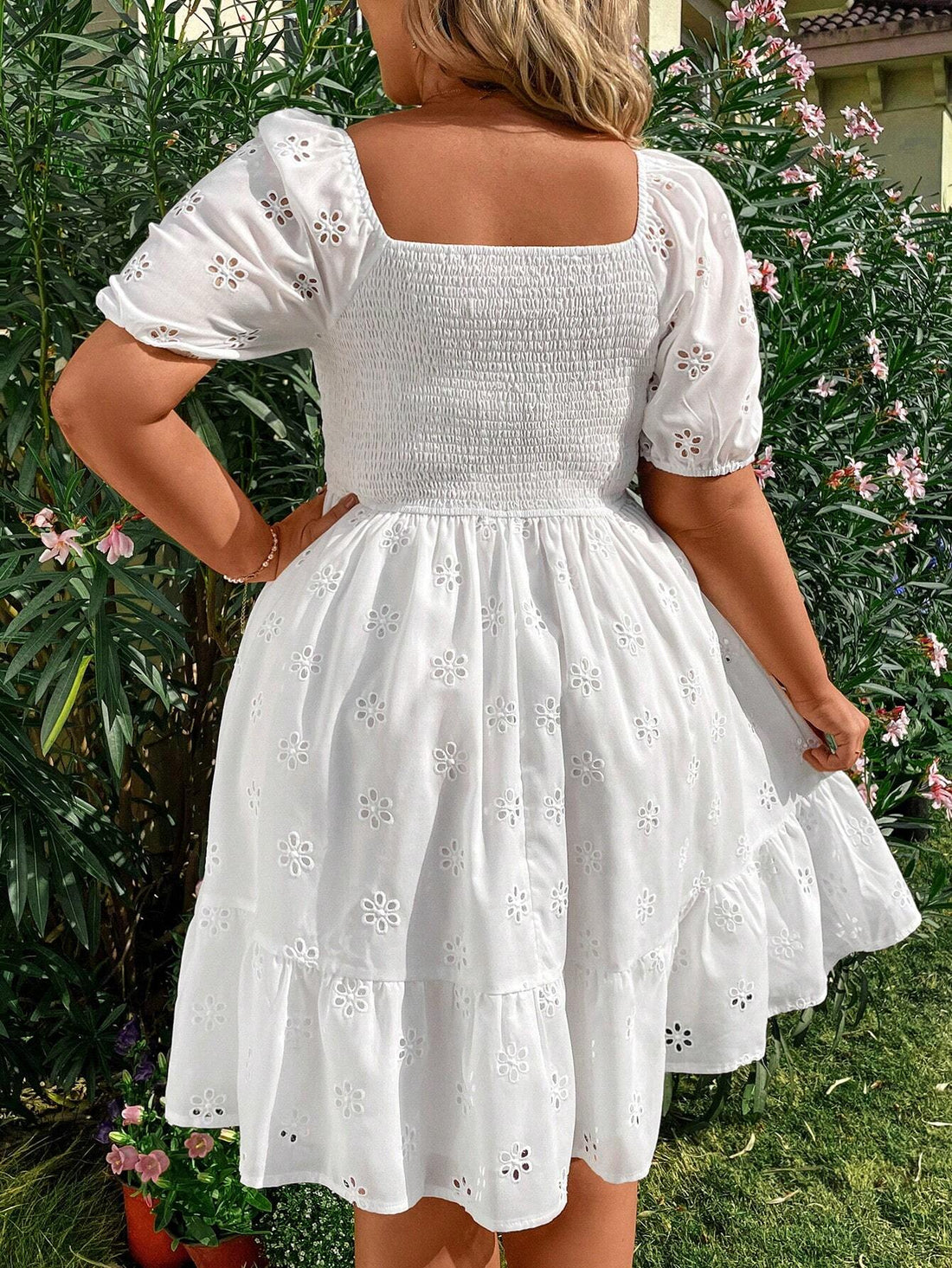 WYWH plus Size Elegant Pleated Chest Cutout Embroidered Dress