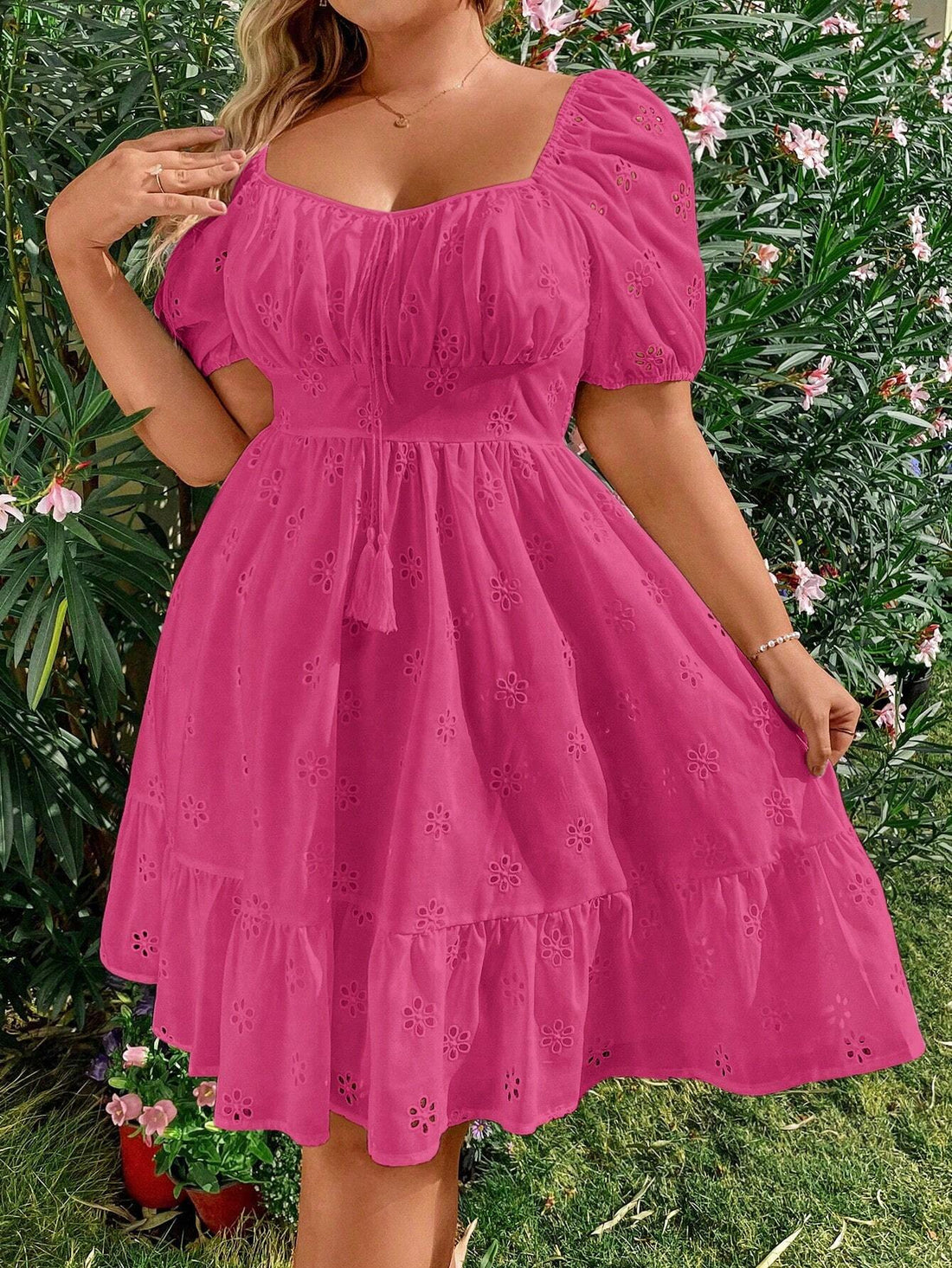 WYWH plus Size Elegant Pleated Chest Cutout Embroidered Dress